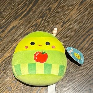 7” Jean the Apple Juice Squishmallow 🧃